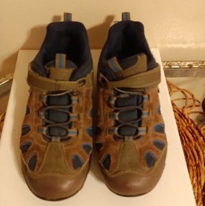 Merrell hiking shoes boys size 5.5 khaki and blue